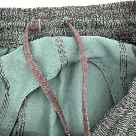 Lululemon Mens Green Patterned Pace Breaker Athletic 9" Shorts Size L - Picture 6 of 11